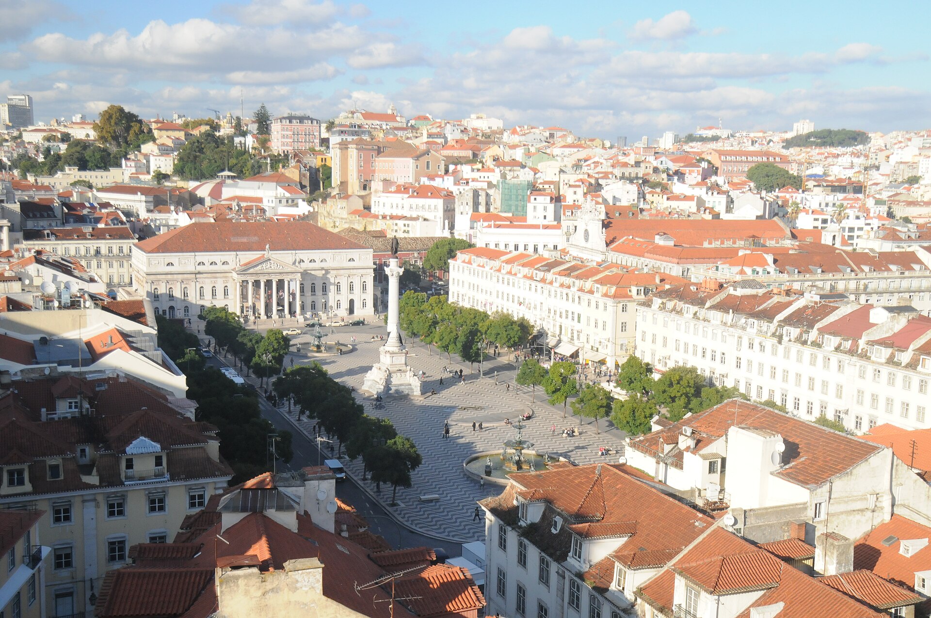 Portugal: Lisbon marchers demand affordable housing as the government eases rent caps